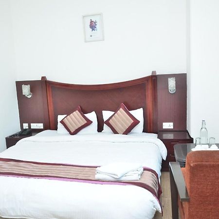 Ddr Hotel Residency Gurgaon Exterior photo