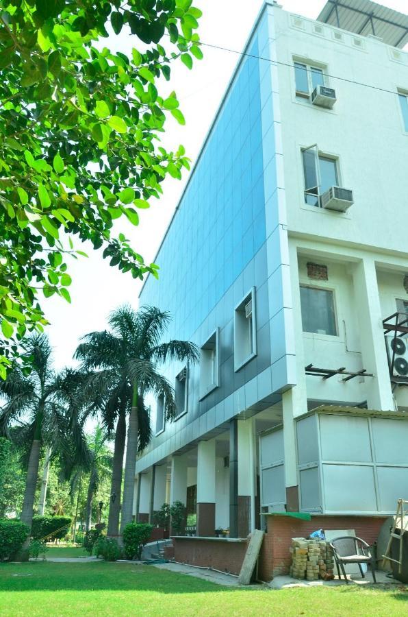Ddr Hotel Residency Gurgaon Exterior photo