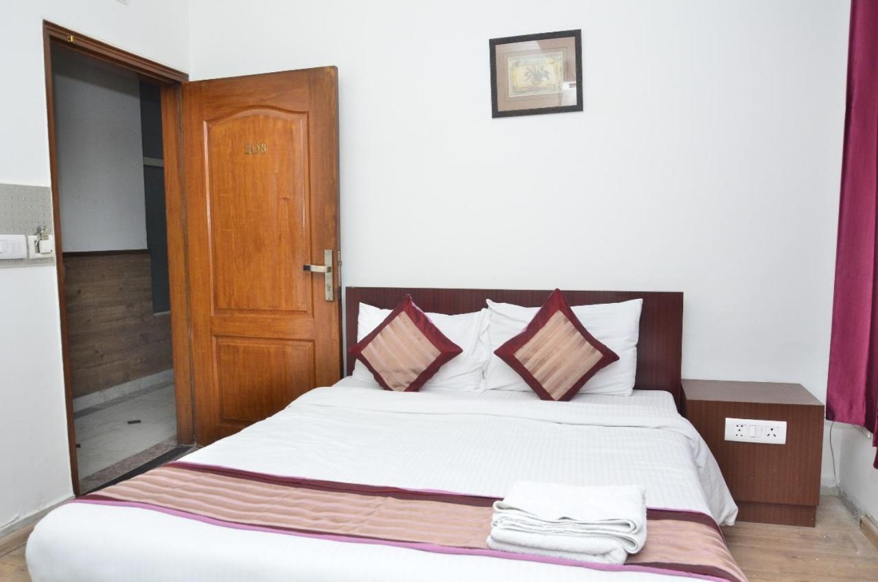 Ddr Hotel Residency Gurgaon Exterior photo