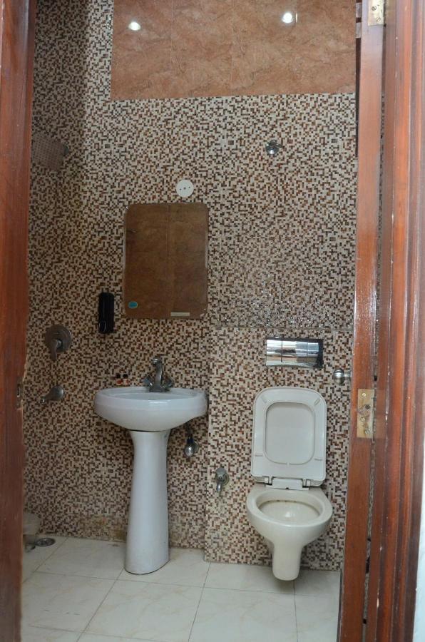 Ddr Hotel Residency Gurgaon Exterior photo